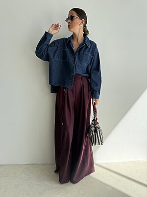 Look Valeria