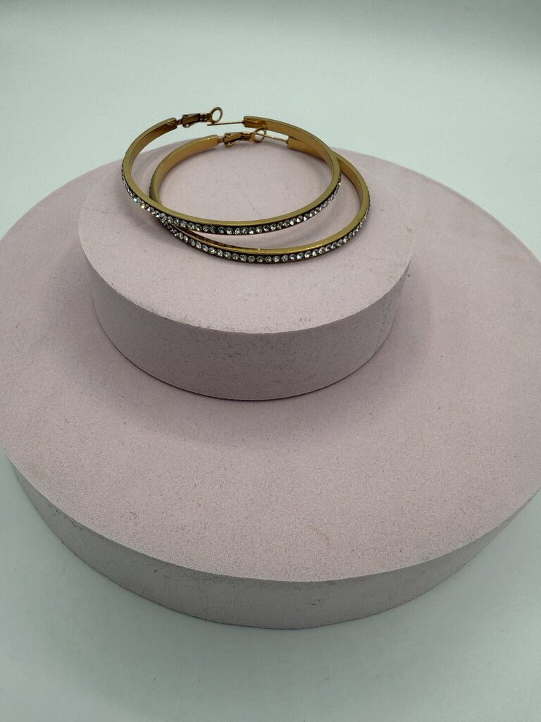 Orecchino cerchione strass 