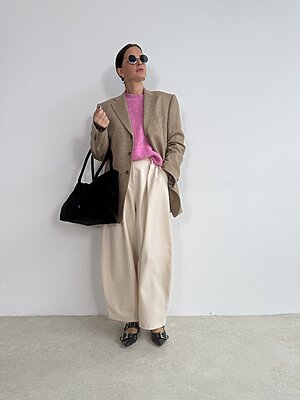 Look Valeria