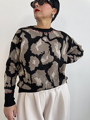 Pull fantasy impuntura scollo