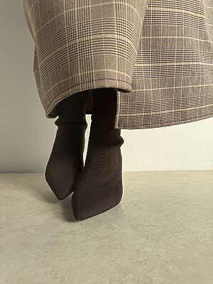 Shakira stretch brown