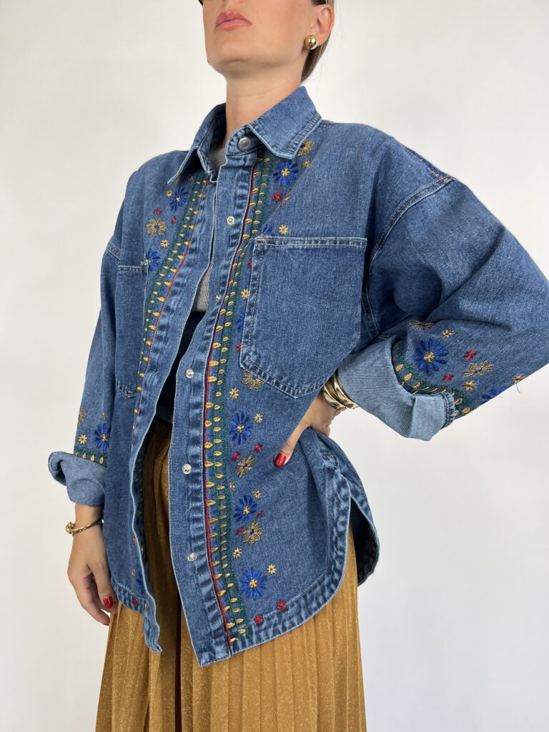 Camicia denim ricamo colorato 