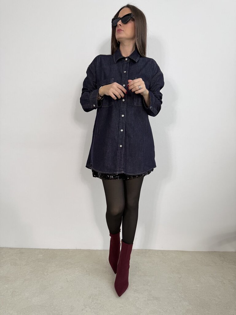 Camicia over dark denim 