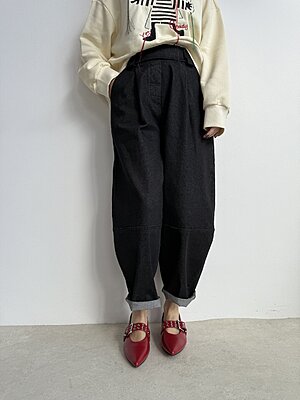 Jeans uovo blacklight