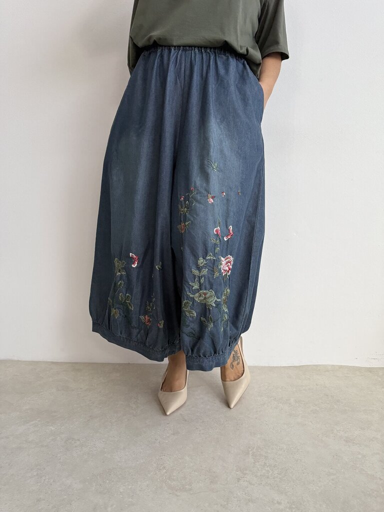 Panta ricamo flowers 