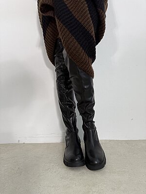 Anfibio alto nero tubo