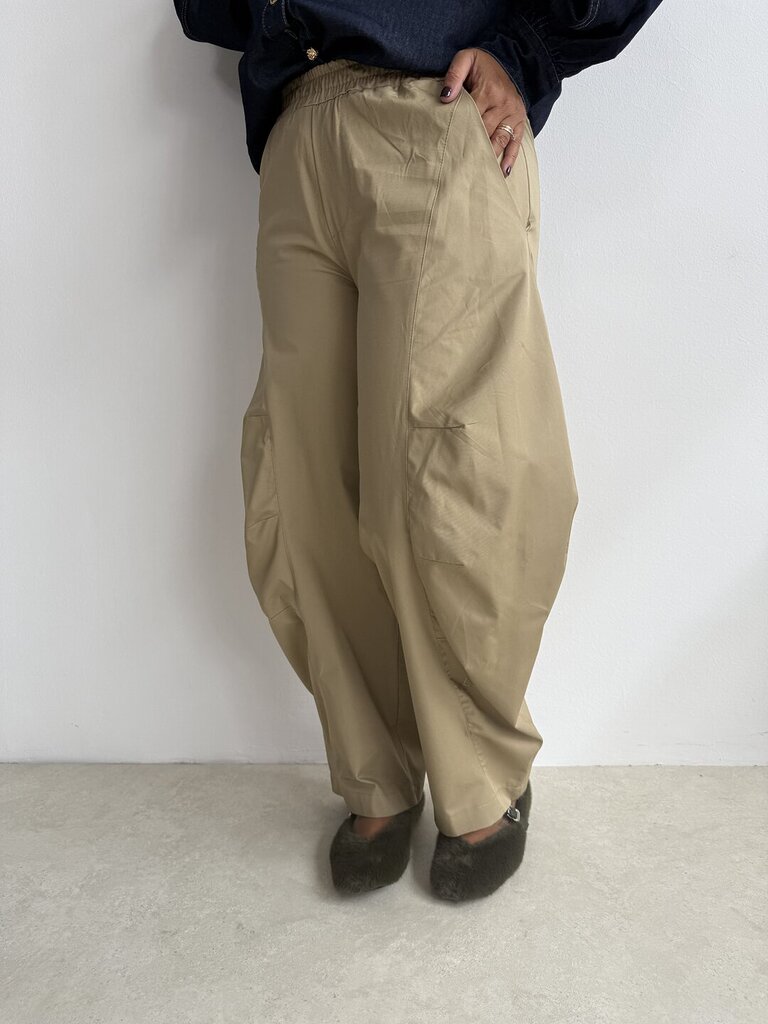 Panta ovetto JUST + 𝚌𝚘𝚕𝚘𝚛𝚒 - cammello 